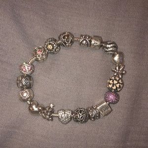 Pandora bracelet fully charmed !